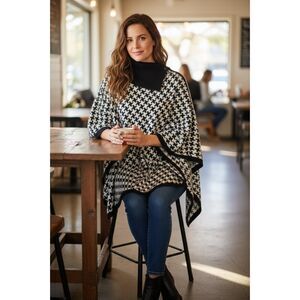 Chico's Houndstooth Asymmetric Tunic, Black and White, Size L/XL